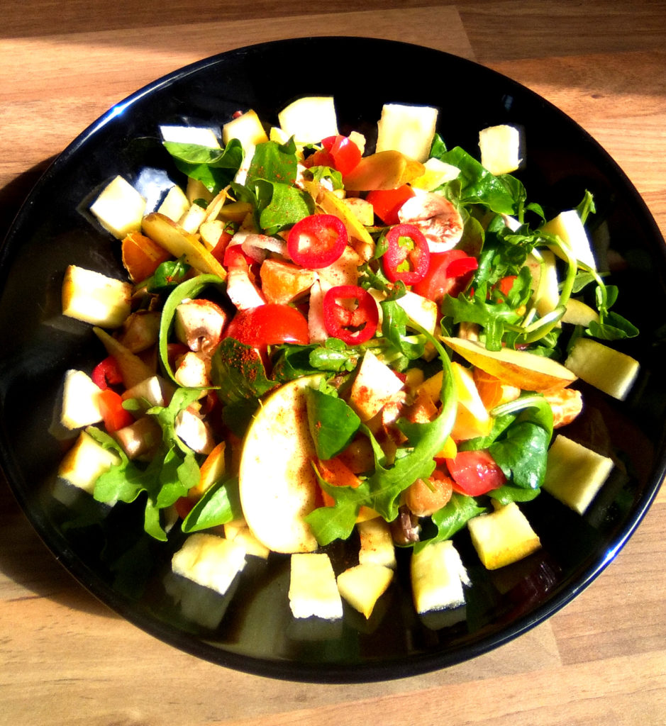 What is raw food? Raw food salad